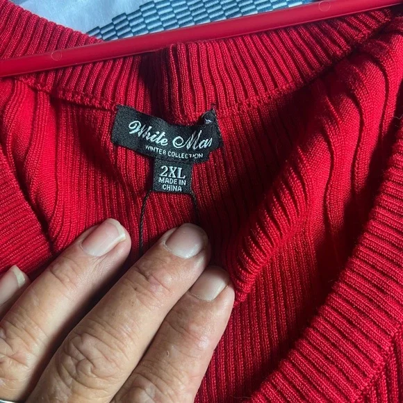 White mark form fitting sweater dress - Picture 3 of 4